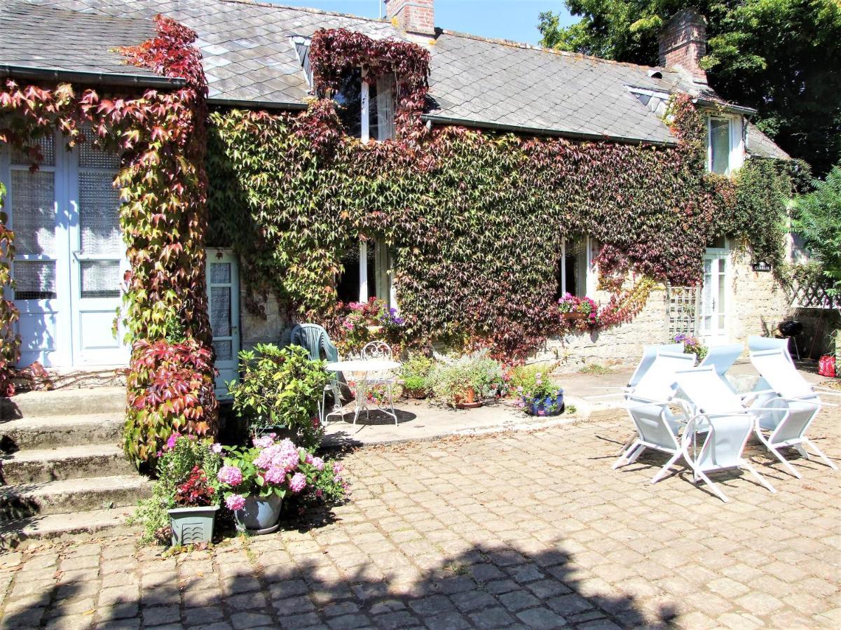 Le Glycine A Manoir Sainte Cecile Daire Juvigny-Val-d'Andaine Dış mekan fotoğraf